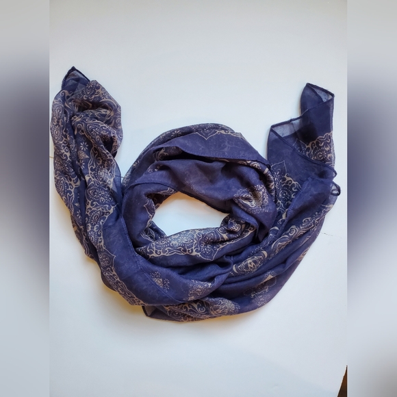 Scarf/ Wrap Large - Picture 1 of 3